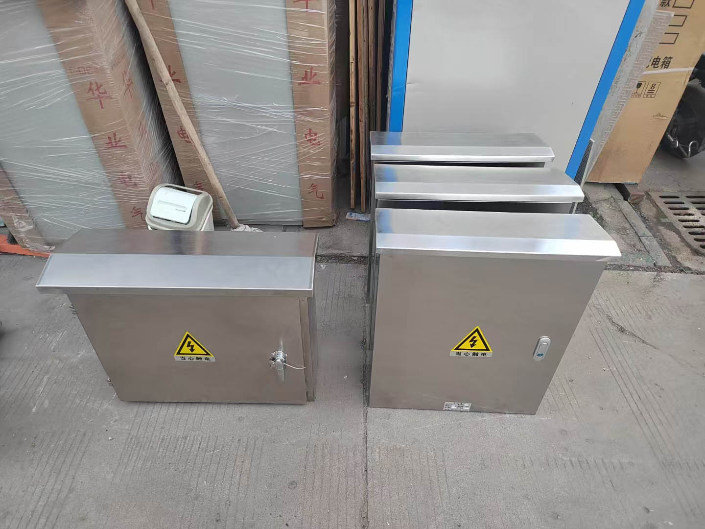 ��������