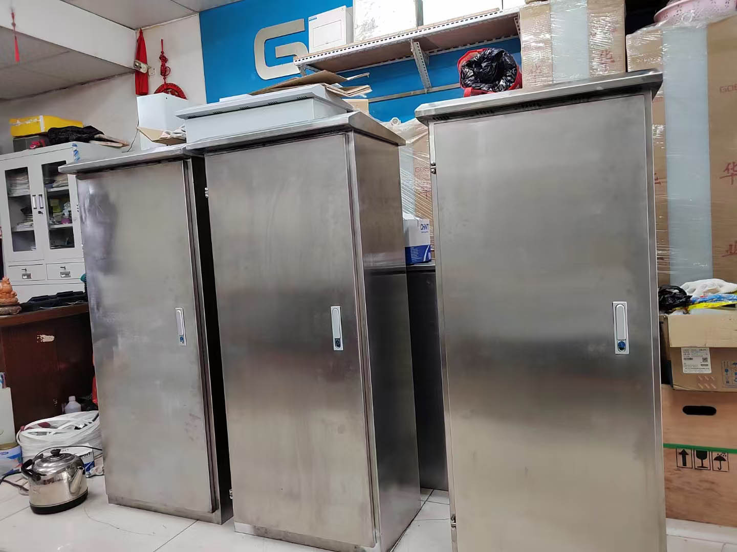 ����������